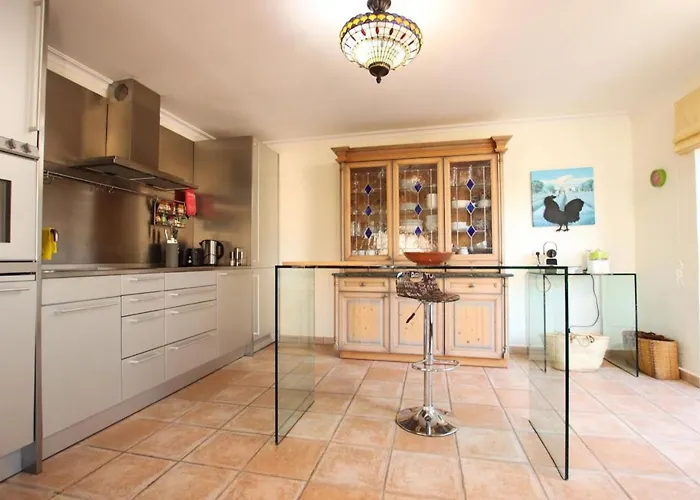 ヴィラ Magnificent Modern With Sauna By Renthousing ポレンサ