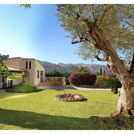 Magnificent Modern With Sauna By Renthousing Vila